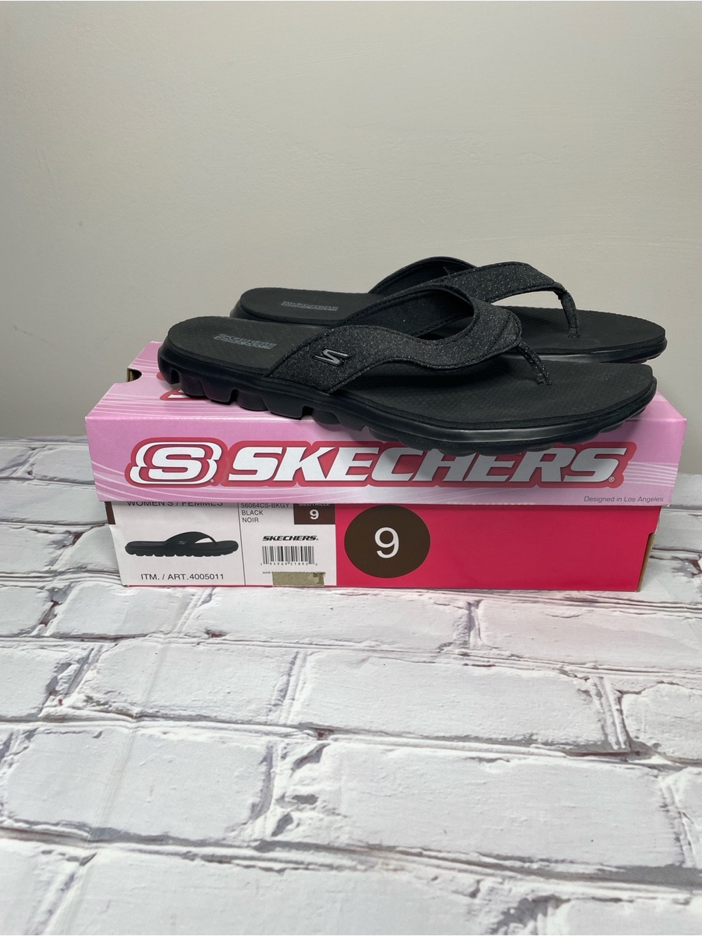 Skechers Women's Black Cushioned Goga Mat Flip Flops